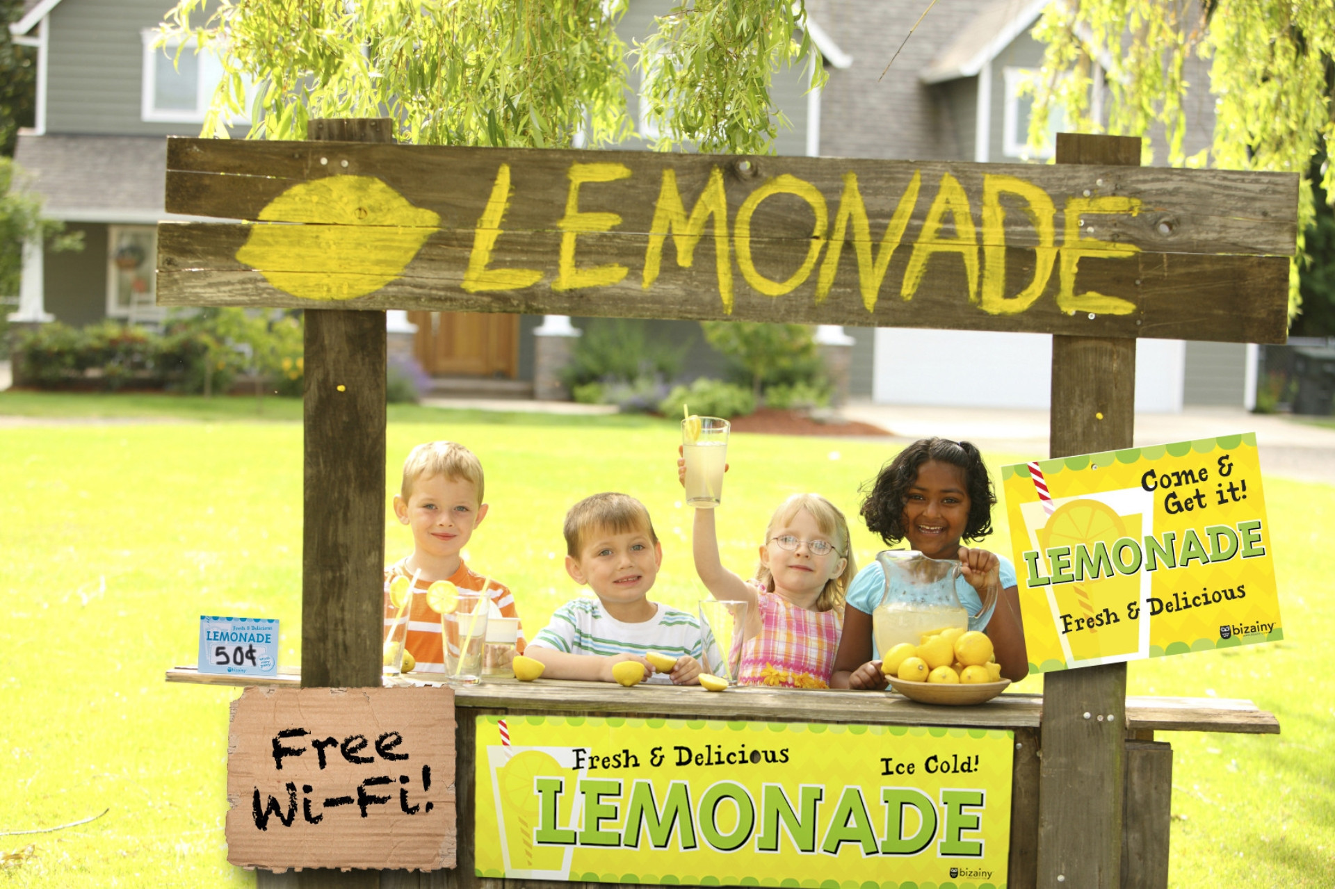 5._Bizainy_Lemonade_Stand_Start-Up_Kit-_Kids_using_product_at_lemonade_sale